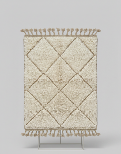 Tapis Mrirt “Amanar” blanc à motifs losanges imbriqués (1m x 1.5 m)