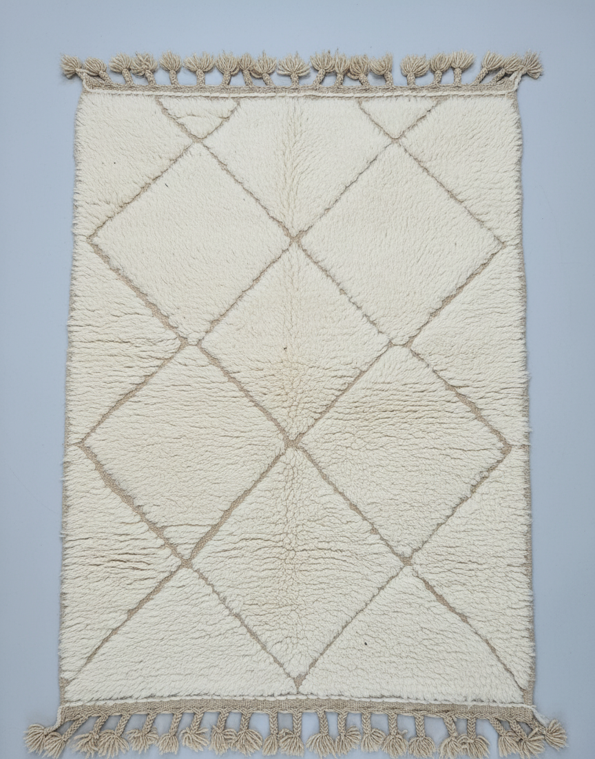 Tapis Mrirt “Amanar” blanc à motifs losanges imbriqués (1m x 1.5 m)