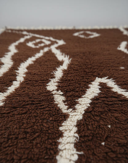 Tamr & Haleeb – Tapis Marocain Artisanal Marron & Blanc (1m x 1.5m)