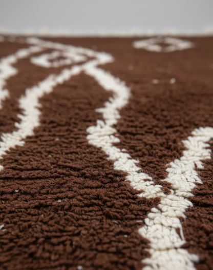 Tamr & Haleeb – Tapis Marocain Artisanal Marron & Blanc (1m x 1.5m)