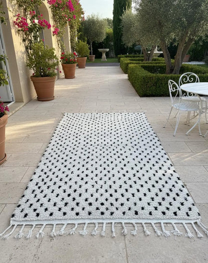 Tapis Blanc à Pois Noirs – Style Minimaliste (1.1m × 1,8m)