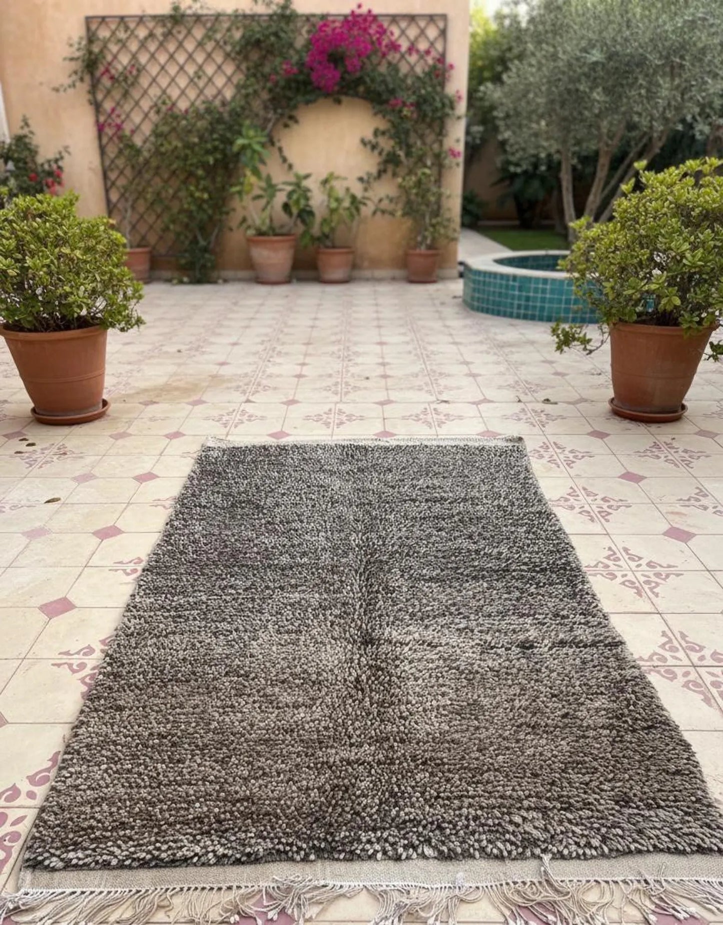 Tapis Marron Marmoucha – 100 % Laine Non Teinte (1.1m × 1,9m)