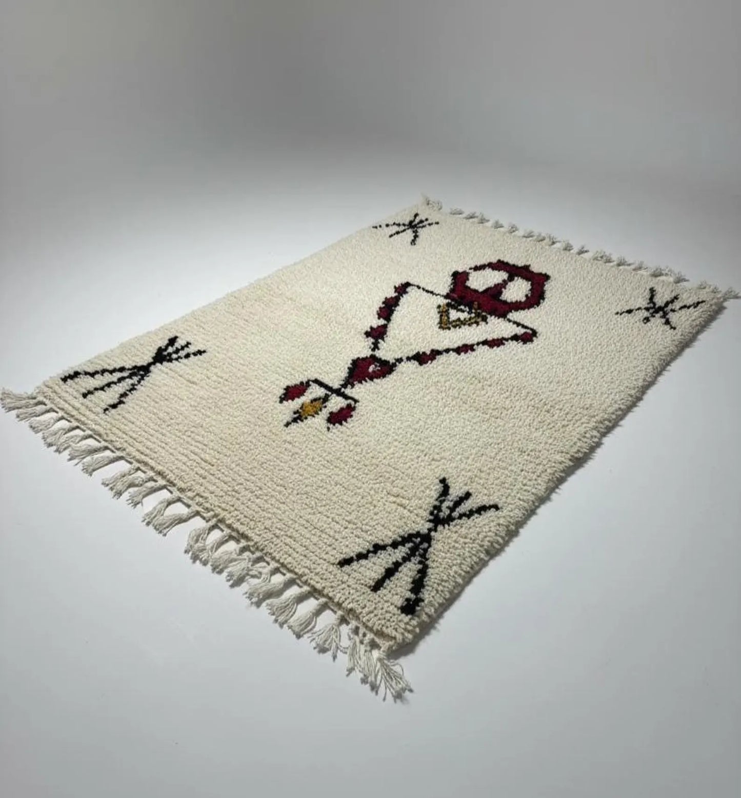 Tapis Amazigh – Symboles Yaz & Tazerzit (1m × 1,56 m)