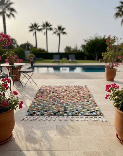 Tapis Marocain Multicolore à Damier – Carrés Colorés – Pièce Artistique (1.1m × 1,5m)