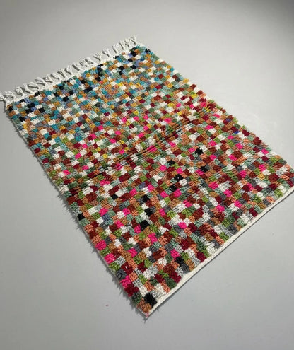 Tapis Marocain Multicolore à Damier – Carrés Colorés – Pièce Artistique (1.1m × 1,5m)