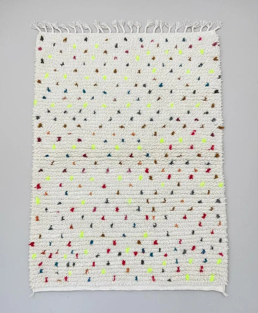 Tapis Marocain Blanc Moucheté en points multicolores  (1.1m x 1.45m)