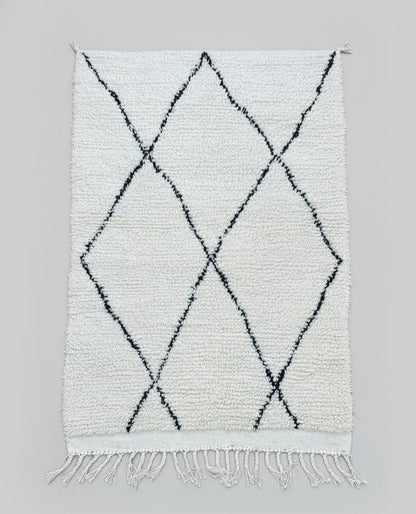 Tapis Berbère Beni Ouarain – Laine Blanche, Fait Main (1.1×1,5 m)