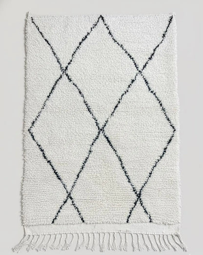 Tapis Berbère Beni Ouarain – Laine Blanche, Fait Main (1.1×1,5 m)