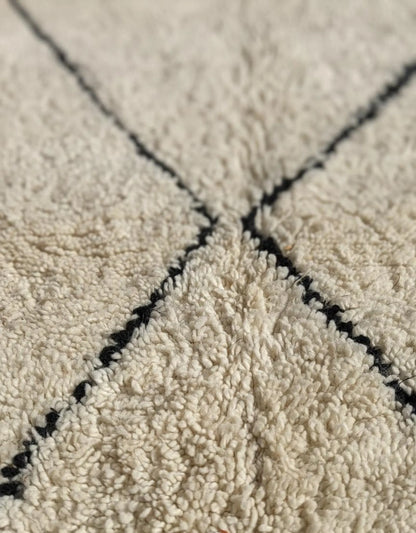 Tapis Beni Ouarain Beige – Style Bohème (1.1m × 1,6m)