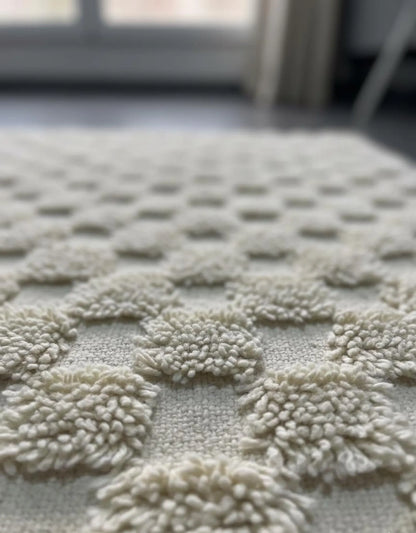 Tapis Blanc à Motif Damier Minimaliste - (1m x 1.43m)