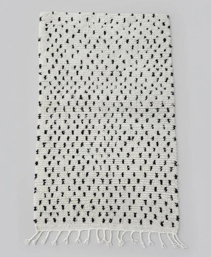 Tapis Blanc à Pois Noirs – Style Minimaliste (1.1m × 1,8m)