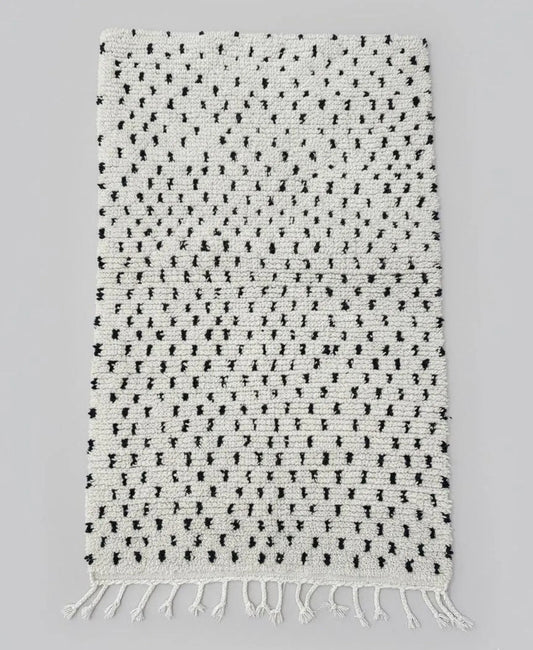 Tapis Blanc à Pois Noirs – Style Minimaliste (1.1m × 1,8m)