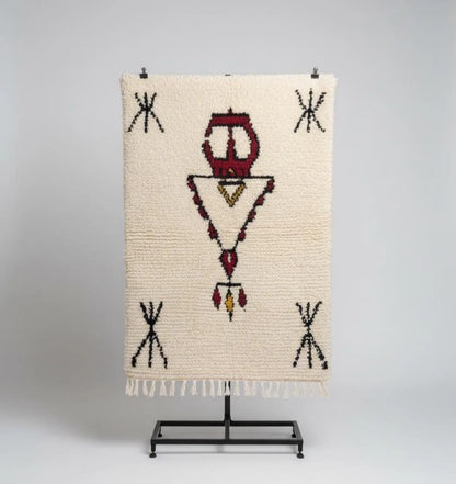 Tapis Amazigh – Symboles Yaz & Tazerzit (1m × 1,56 m)