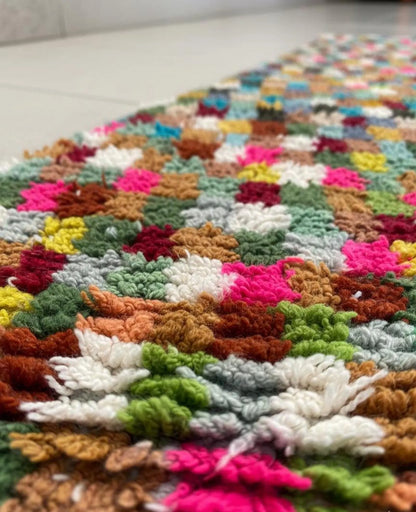 Tapis Marocain Multicolore à Damier – Carrés Colorés – Pièce Artistique (1.1m × 1,5m)