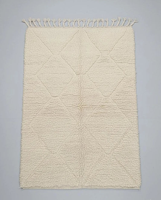 Tapis Minimaliste Géométrique Sculpté Blanc cassé – Style Beni Ourain (1×1,5 m)