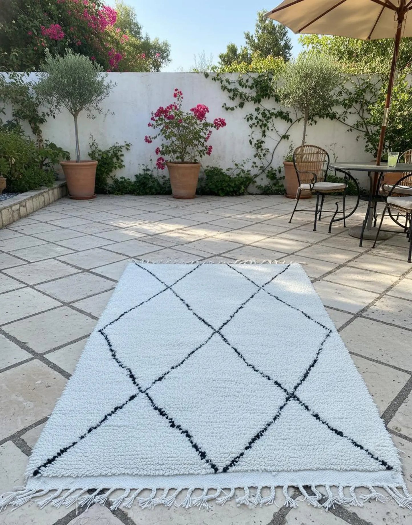 Tapis Berbère Beni Ouarain – Laine Blanche, Fait Main (1.1×1,5 m)