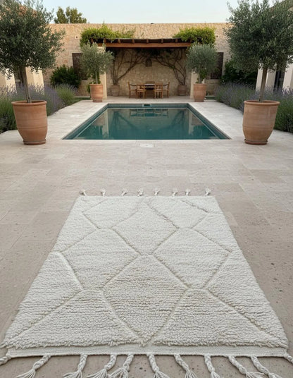 Tapis Minimaliste Géométrique Sculpté Blanc cassé – Style Beni Ourain (1×1,5 m)